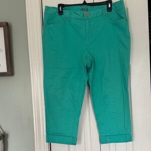 New Directions Weekend Teal cropped pants